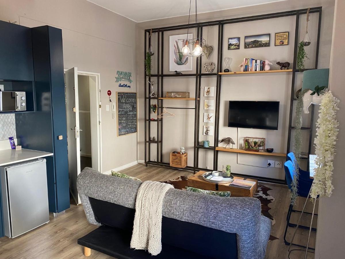 Just Off Long - Inner Gem Kaapstad
